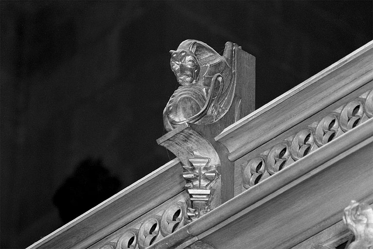 Vue de la sixième statuette : dragon. © Jérôme Mongreville / Région Bourgogne-Franche-Comté, Inventaire du patrimoine - 1998