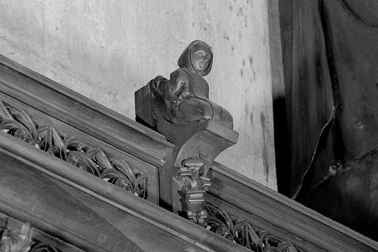 Vue de la vingt-deuxième statuette : moine. © Jérôme Mongreville / Région Bourgogne-Franche-Comté, Inventaire du patrimoine - 1998