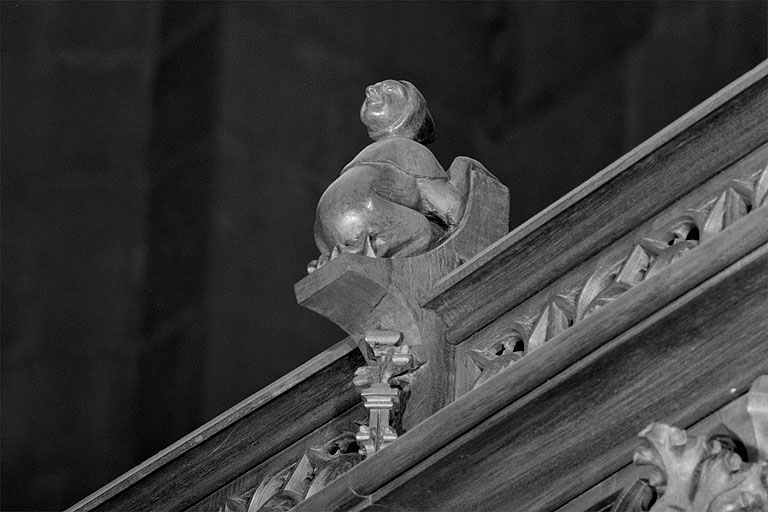 Vue de la dixième statuette : personnage avec visage au dos de la tête. © Jérôme Mongreville / Région Bourgogne-Franche-Comté, Inventaire du patrimoine - 1998