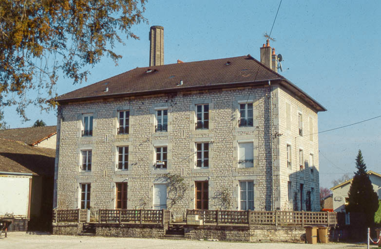 Logement patronal. © Yves Sancey / Région Bourgogne-Franche-Comté, Inventaire du patrimoine - 1999