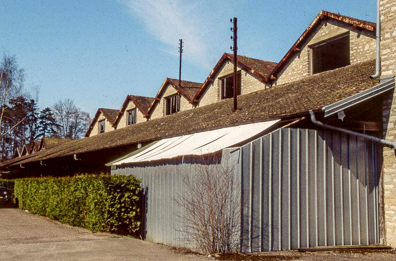 Quai couvert et magasins industriels depuis le sud. © Yves Sancey / Région Bourgogne-Franche-Comté, Inventaire du patrimoine - 1999