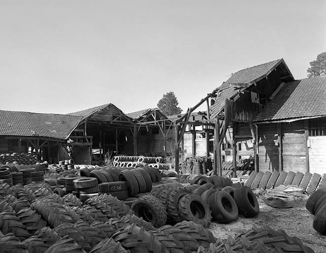 Magasins industriels depuis le nord. © Yves Sancey / Région Bourgogne-Franche-Comté, Inventaire du patrimoine - 1999