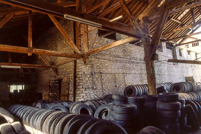 Charpente du quai et magasin industriel. © Yves Sancey / Région Bourgogne-Franche-Comté, Inventaire du patrimoine - 1999