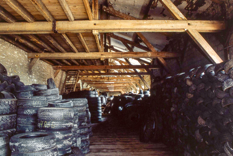 Intérieur d'un quai couvert. © Yves Sancey / Région Bourgogne-Franche-Comté, Inventaire du patrimoine - 1999