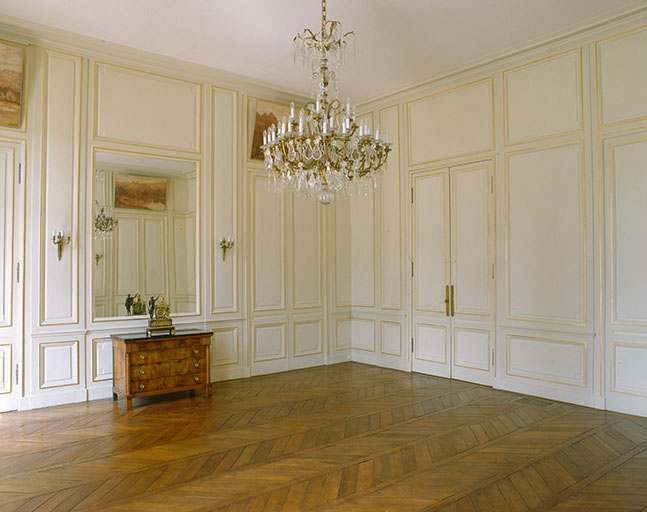 Intérieur : le salon d'attente, vue d'angle. © Jérôme Mongreville / Région Bourgogne-Franche-Comté, Inventaire du patrimoine - 1999