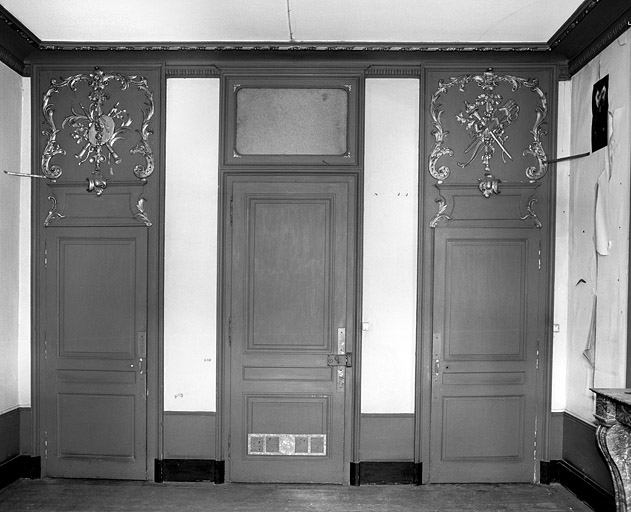 Logis secondaire droit : détail des lambris d'une pièce du premier étage. © Jérôme Mongreville / Région Bourgogne-Franche-Comté, Inventaire du patrimoine - 1999