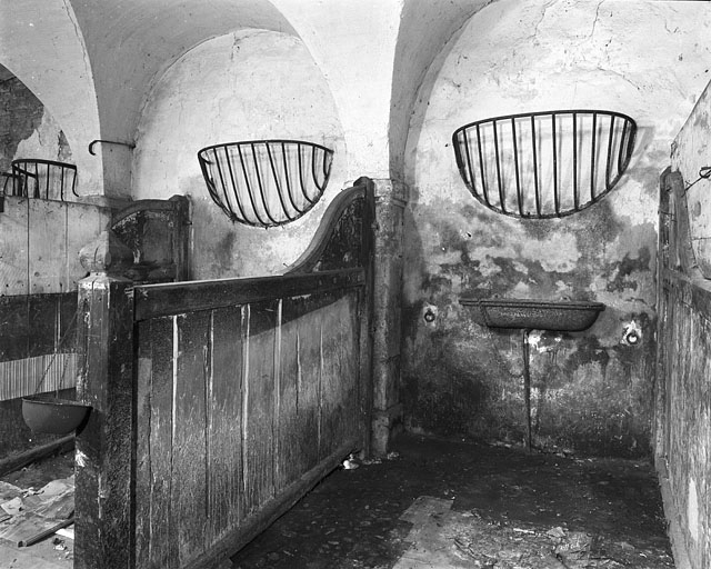 Ecurie : détail d'une stalle. © Jérôme Mongreville / Région Bourgogne-Franche-Comté, Inventaire du patrimoine - 1999