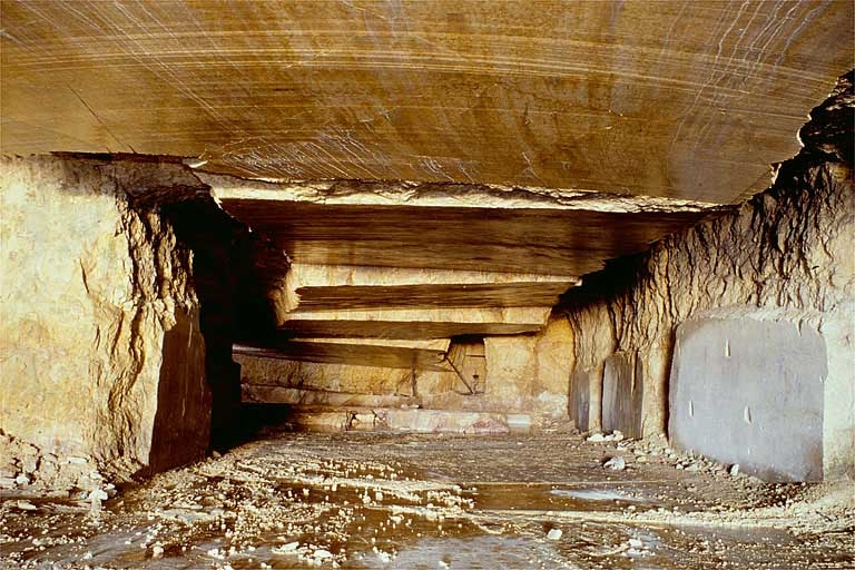 Au fond à droite, poulies de renvoi du fil hélicoïdal. © Yves Sancey / Région Bourgogne-Franche-Comté, Inventaire du patrimoine - 1999