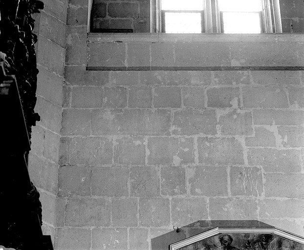 Détail du parement du collatéral sud : couture à hauteur de la sixième travée. © Jérôme Mongreville / Région Bourgogne-Franche-Comté, Inventaire du patrimoine - 1999