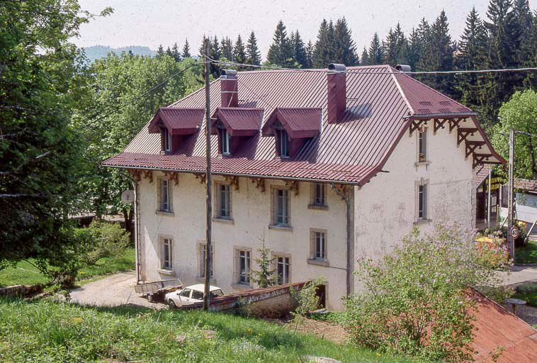 Façade postérieure. © Yves Sancey / Région Bourgogne-Franche-Comté, Inventaire du patrimoine - 1999