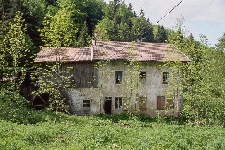 Façade postérieure. © Yves Sancey / Région Bourgogne-Franche-Comté, Inventaire du patrimoine - 1999 Façade postérieure. © Yves Sancey / Région Bourgogne-Franche-Comté, Inventaire du patrimoine - 1999