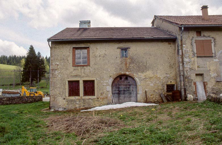 Façade postérieure. © Yves Sancey / Région Bourgogne-Franche-Comté, Inventaire du patrimoine - 1999 Façade postérieure. © Yves Sancey / Région Bourgogne-Franche-Comté, Inventaire du patrimoine - 1999