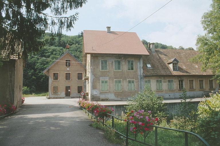 Vue d'ensemble depuis l'entrée. © Yves Sancey / Région Bourgogne-Franche-Comté, Inventaire du patrimoine - 1999