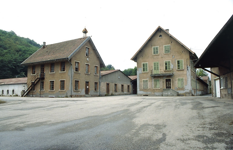 Laboratoire, bureaux et conciergerie depuis le sud. © Yves Sancey / Région Bourgogne-Franche-Comté, Inventaire du patrimoine - 1999