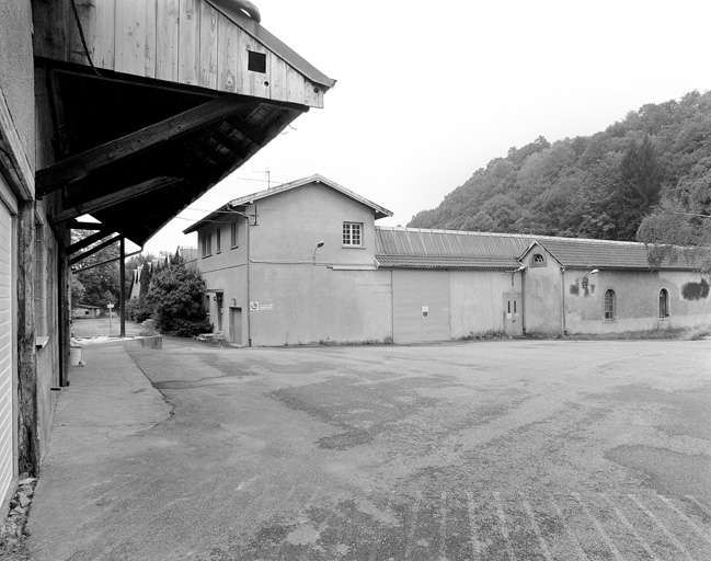 Bâtiments de la filature depuis le nord. © Yves Sancey / Région Bourgogne-Franche-Comté, Inventaire du patrimoine - 1999