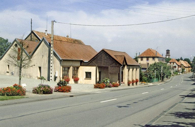 Vue d'ensemble depuis le sud-ouest. © Yves Sancey / Région Bourgogne-Franche-Comté, Inventaire du patrimoine - 1999
