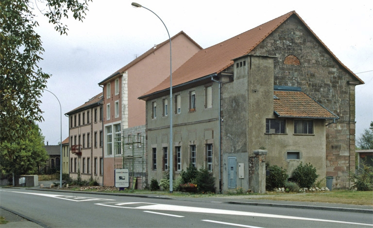 Ateliers de fabrication et logements depuis l'ouest. © Yves Sancey / Région Bourgogne-Franche-Comté, Inventaire du patrimoine - 1999
