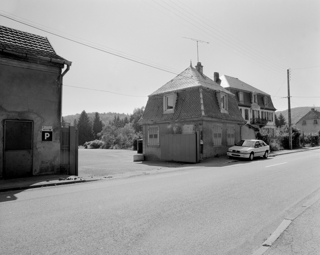 L'entrée depuis la rue d'Etueffont. © Yves Sancey / Région Bourgogne-Franche-Comté, Inventaire du patrimoine - 1999