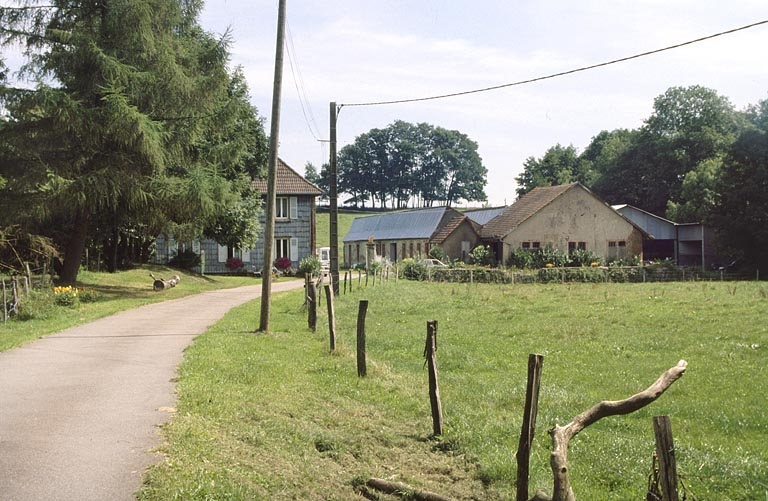 Vue d'ensemble depuis l'ouest. © Yves Sancey / Région Bourgogne-Franche-Comté, Inventaire du patrimoine - 1999