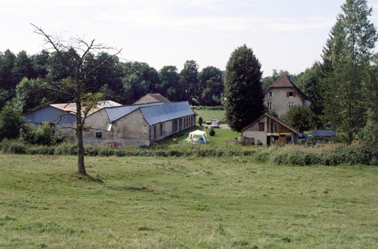 Atelier de fabrication et moulin depuis le nord. © Yves Sancey / Région Bourgogne-Franche-Comté, Inventaire du patrimoine - 1999