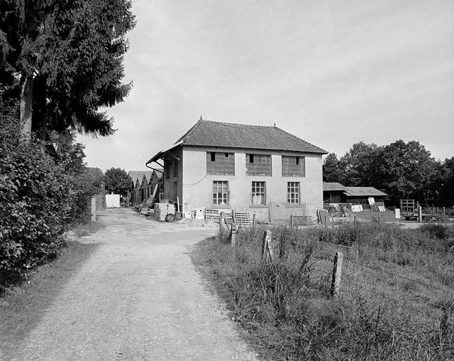 Atelier de réparation et bureau. © Yves Sancey / Région Bourgogne-Franche-Comté, Inventaire du patrimoine - 1999