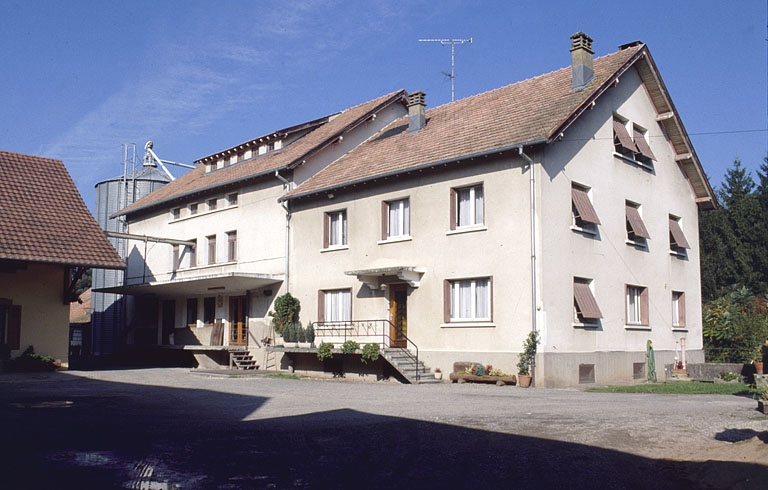 Atelier de fabrication (minoterie) et logement. © Yves Sancey / Région Bourgogne-Franche-Comté, Inventaire du patrimoine - 1999 Atelier de fabrication (minoterie) et logement. © Yves Sancey / Région Bourgogne-Franche-Comté, Inventaire du patrimoine - 1999