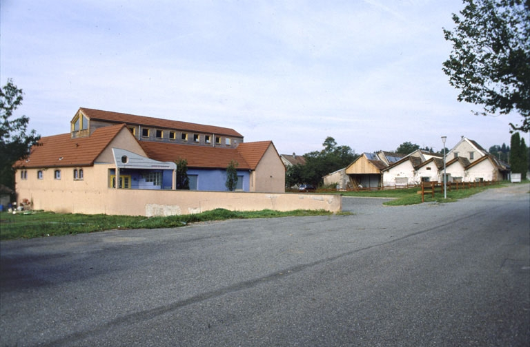 Vue d'ensemble depuis le nord-est. © Yves Sancey / Région Bourgogne-Franche-Comté, Inventaire du patrimoine - 1999