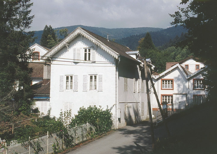 L'entrée du tissage depuis le sud-est. © Yves Sancey / Région Bourgogne-Franche-Comté, Inventaire du patrimoine - 1999