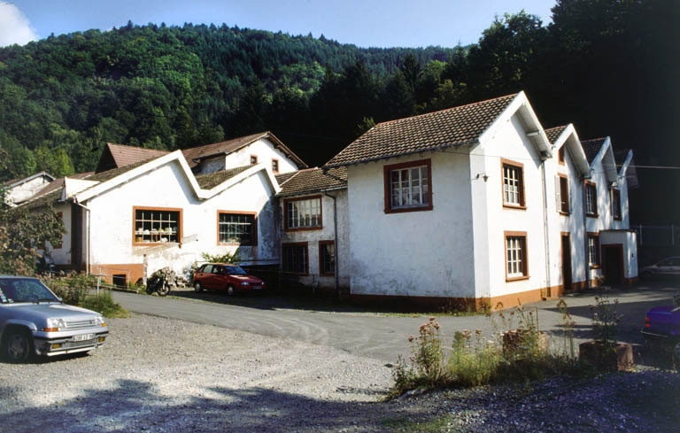 Entrepôt industriel, atelier de réparation et bureaux depuis le sud. © Yves Sancey / Région Bourgogne-Franche-Comté, Inventaire du patrimoine - 1999