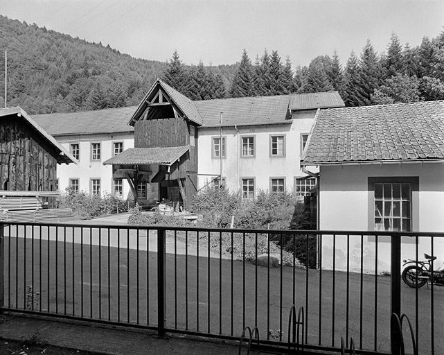 Atelier de fabrication (préparation, bobinage, ourdissage, etc). © Yves Sancey / Région Bourgogne-Franche-Comté, Inventaire du patrimoine - 1999