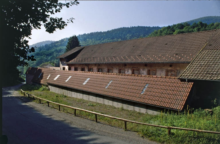 L'atelier de fabrication depuis la rue de Chauveroche. © Yves Sancey / Région Bourgogne-Franche-Comté, Inventaire du patrimoine - 1999