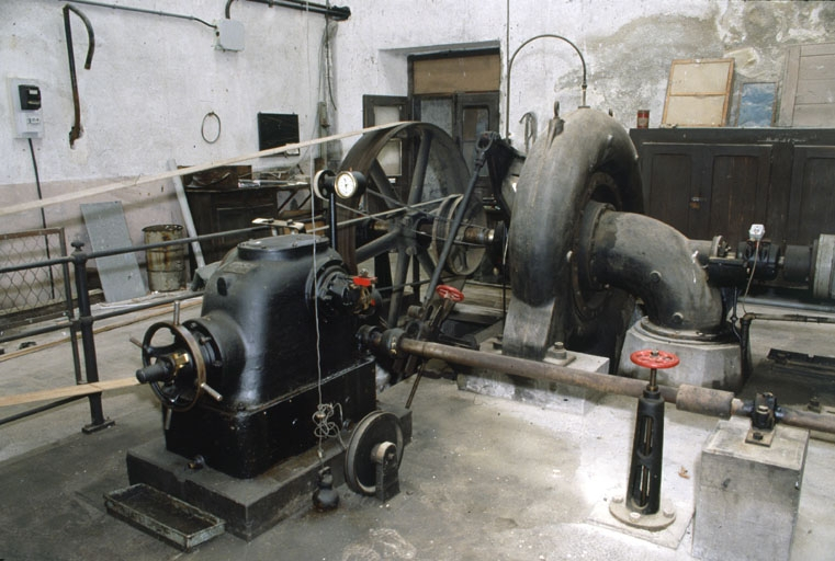 Turbine Francis (1929) et son régulateur. © Yves Sancey / Région Bourgogne-Franche-Comté, Inventaire du patrimoine - 1999
