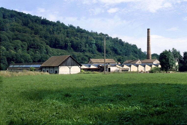 Vue d'ensemble depuis le nord-ouest. © Yves Sancey / Région Bourgogne-Franche-Comté, Inventaire du patrimoine - 1999