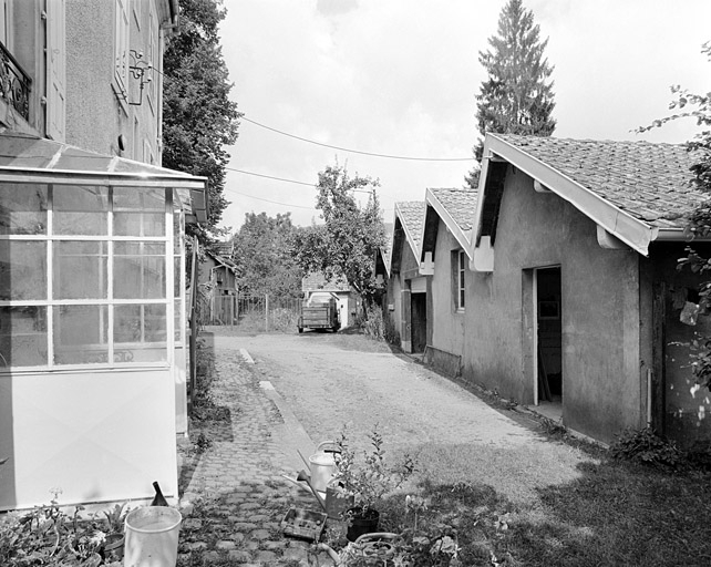 Sheds de l'atelier de fabrication depuis le sud. © Yves Sancey / Région Bourgogne-Franche-Comté, Inventaire du patrimoine - 1999