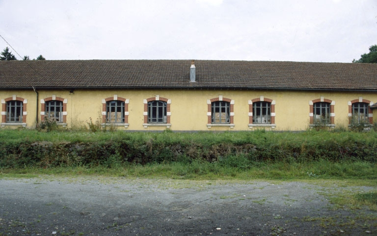Façade sud de l'atelier de tissage. © Yves Sancey / Région Bourgogne-Franche-Comté, Inventaire du patrimoine - 1999