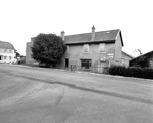 Bureau et logement. © Yves Sancey / Région Bourgogne-Franche-Comté, Inventaire du patrimoine - 1999