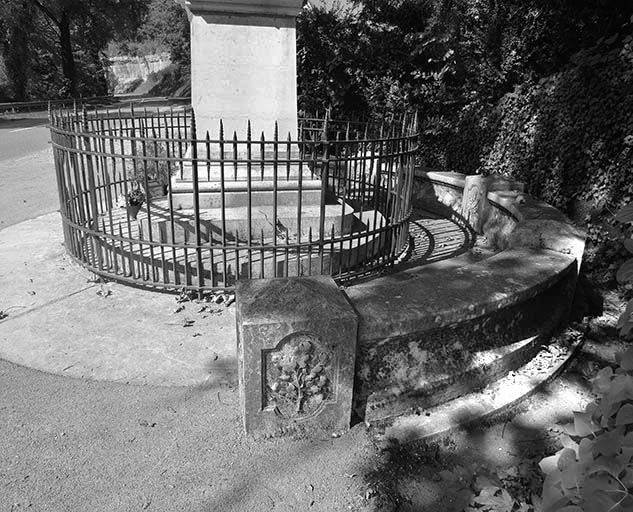 Côté droit du banc. © Yves Sancey / Région Bourgogne-Franche-Comté, Inventaire du patrimoine - 2000