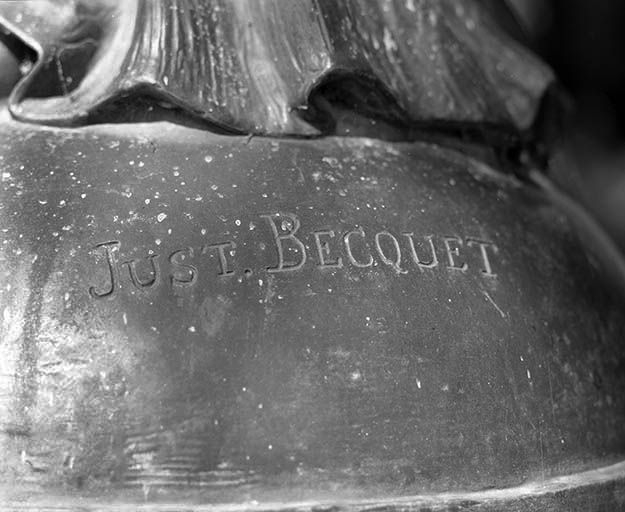 Signature du sculpteur. © Yves Sancey / Région Bourgogne-Franche-Comté, Inventaire du patrimoine - 2000