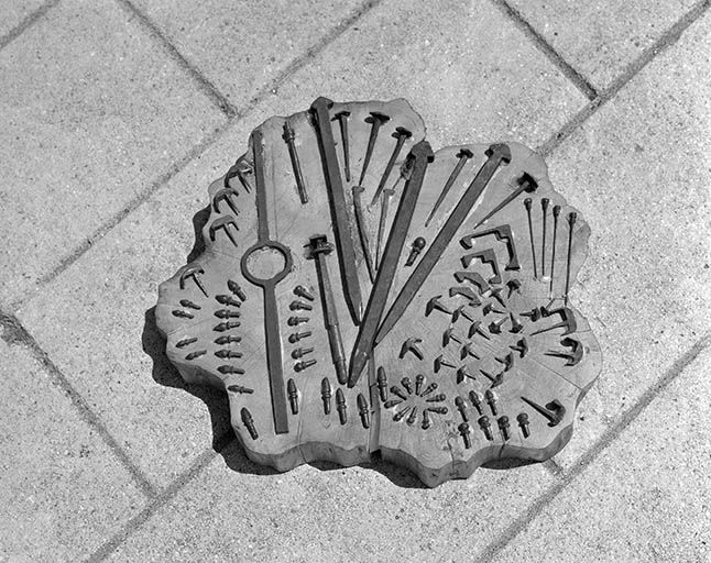 Pièces produites par le forgeron : clous, pointes de toupies, pièces d'horloge... © Jérôme Mongreville / Région Bourgogne-Franche-Comté, Inventaire du patrimoine - 2000 Pièces produites par le forgeron : clous, pointes de toupies, pièces d'horloge... © Jérôme Mongreville / Région Bourgogne-Franche-Comté, Inventaire du patrimoine - 2000
