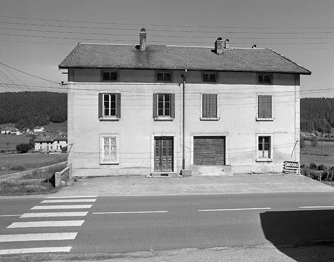 Façade antérieure. © Jérôme Mongreville / Région Bourgogne-Franche-Comté, Inventaire du patrimoine - 2000