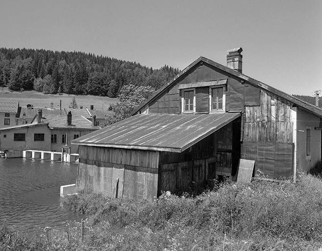 Façade sud-ouest. © Jérôme Mongreville / Région Bourgogne-Franche-Comté, Inventaire du patrimoine - 2000