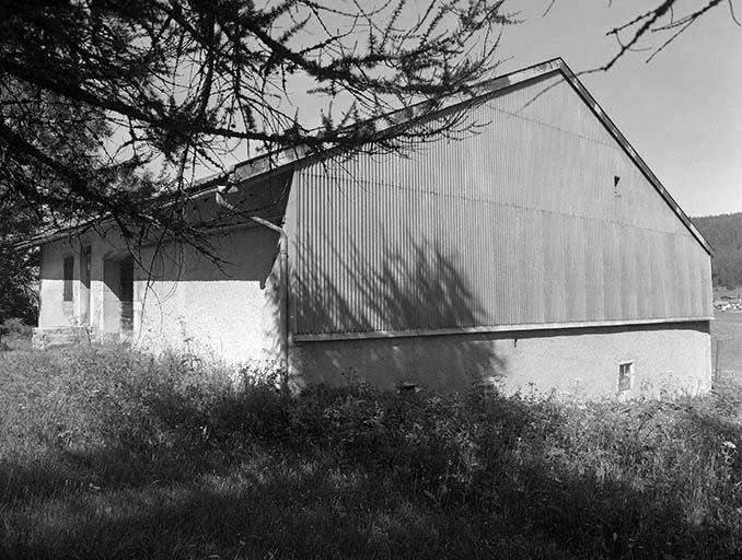 Façade postérieure et face gauche. © Jérôme Mongreville / Région Bourgogne-Franche-Comté, Inventaire du patrimoine - 2000