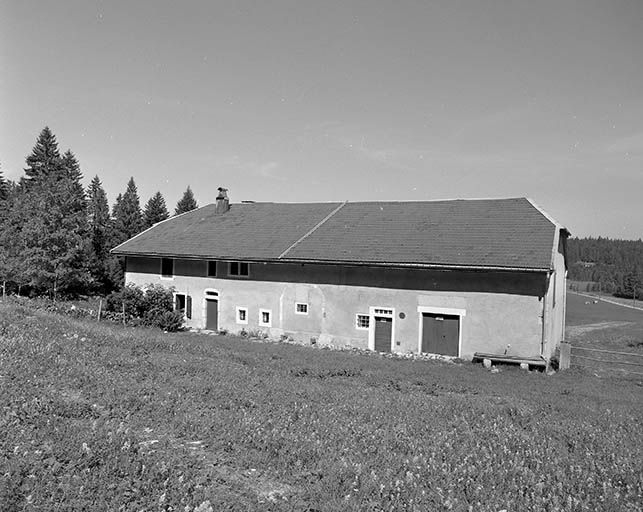 Façade postérieure. © Jérôme Mongreville / Région Bourgogne-Franche-Comté, Inventaire du patrimoine - 2000