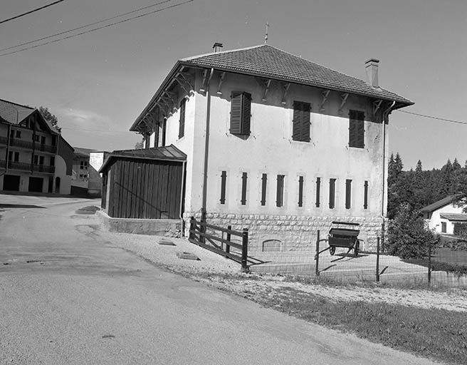 Face droite. © Jérôme Mongreville / Région Bourgogne-Franche-Comté, Inventaire du patrimoine - 2000