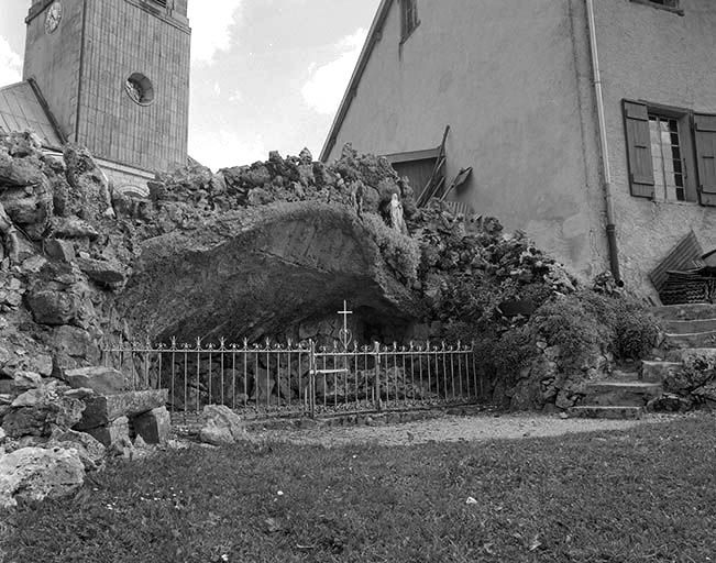Grotte de jardin. © Jérôme Mongreville / Région Bourgogne-Franche-Comté, Inventaire du patrimoine - 2000