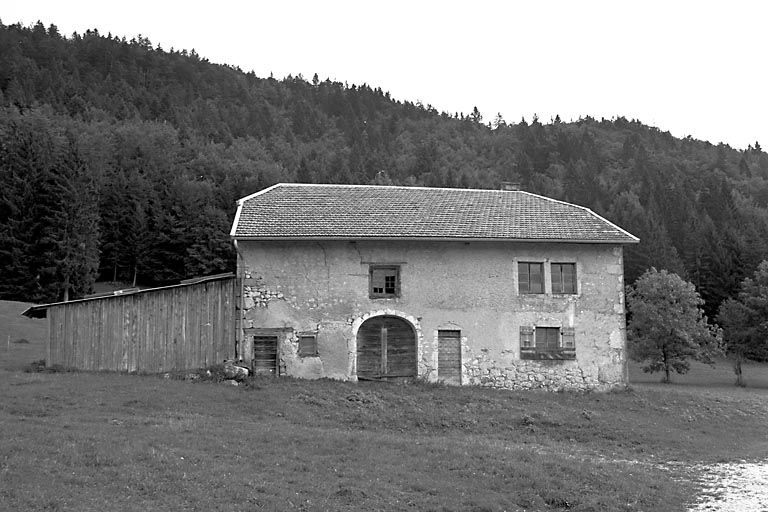 Façade antérieure. © Jérôme Mongreville / Région Bourgogne-Franche-Comté, Inventaire du patrimoine - 2000 Façade antérieure. © Jérôme Mongreville / Région Bourgogne-Franche-Comté, Inventaire du patrimoine - 2000