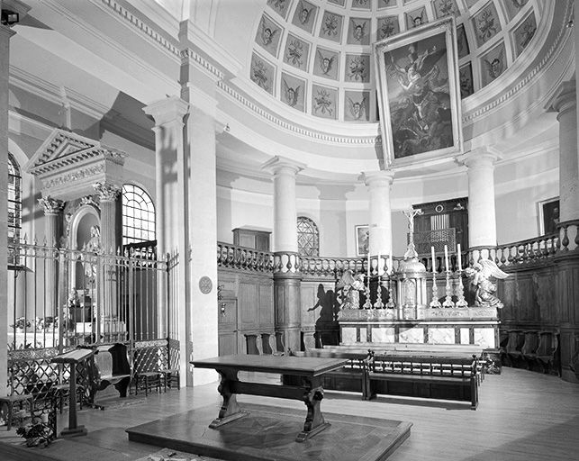 Le choeur et le déambulatoire. © Jérôme Mongreville / Région Bourgogne-Franche-Comté, Inventaire du patrimoine - 2000 Le choeur et le déambulatoire. © Jérôme Mongreville / Région Bourgogne-Franche-Comté, Inventaire du patrimoine - 2000