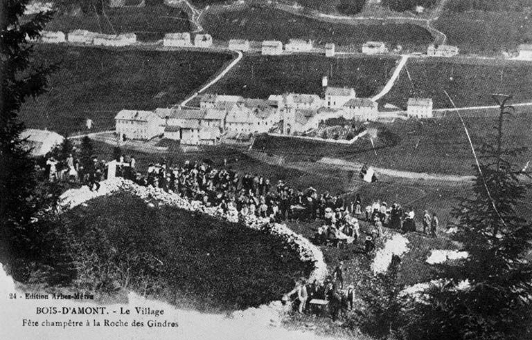 Bois-d'Amont - le Village - Fête champêtre à la route des Gindres. © Jérôme  Mongreville (reproduction) / Région Bourgogne-Franche-Comté, Inventaire du patrimoine - 2000