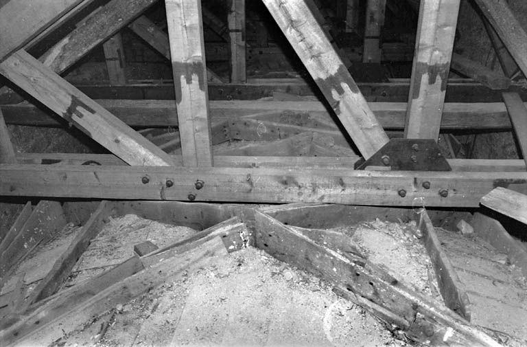 Extrados de la fausse voûte d'arêtes de l'un des bas-côtés. © Jérôme Mongreville / Région Bourgogne-Franche-Comté, Inventaire du patrimoine - 2000