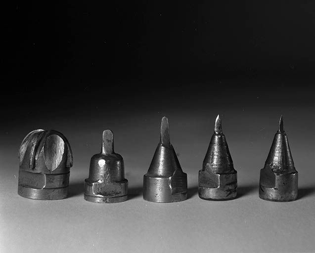 Jeu des fraises utilisées avec la machine. © Jérôme Mongreville / Région Bourgogne-Franche-Comté, Inventaire du patrimoine - 2000